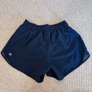 lululemon navy hotty hot shorts